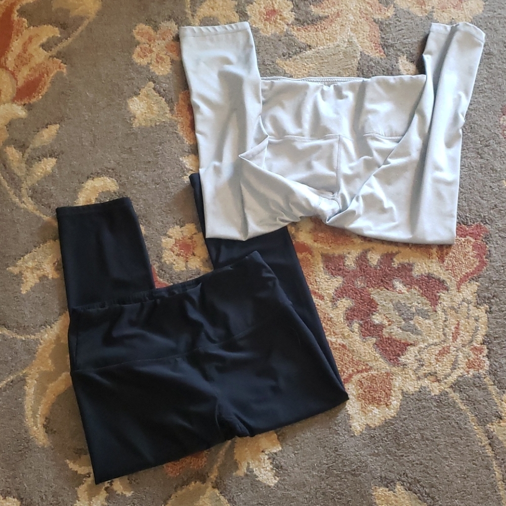 Trade bundle for mely😁 2 RBX workout leggings